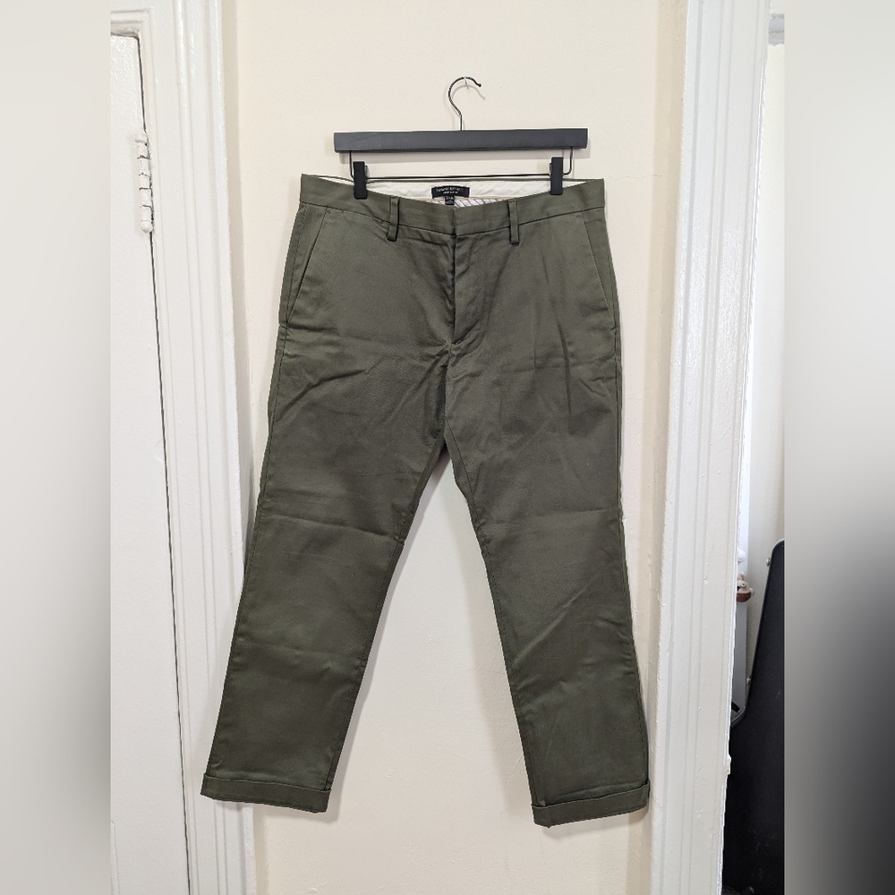 Banana Republic Aiden Slim Fit Chinos 33x30